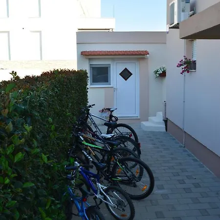 5893a Apartman *