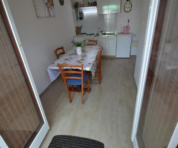 5893a Kožino